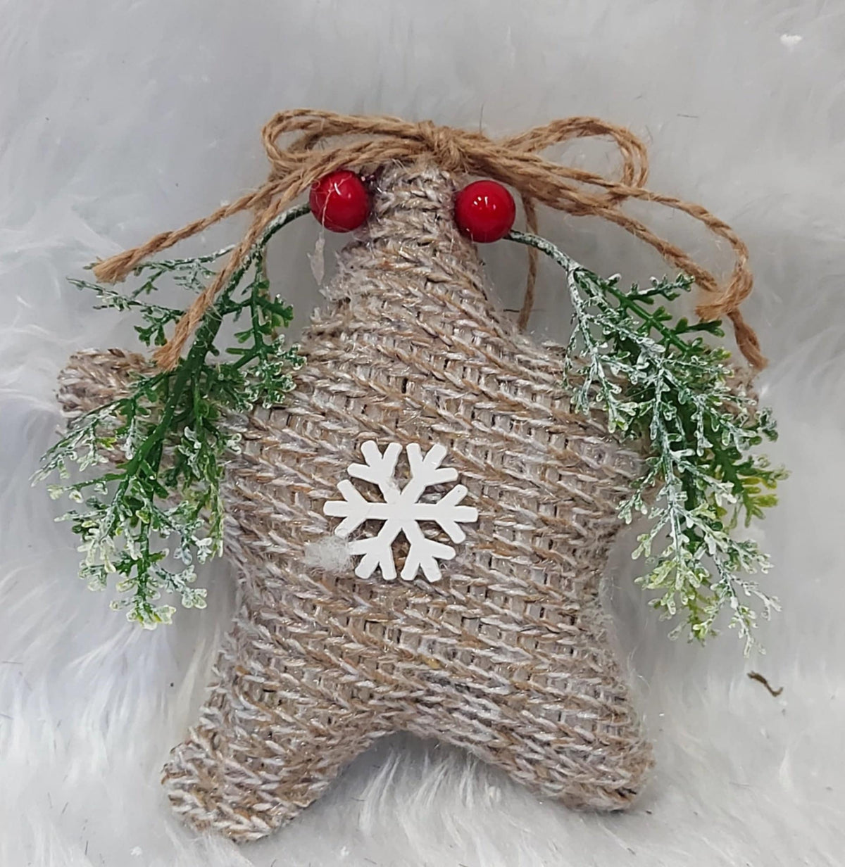 Ornament stea Crăciun din iută cu fulg și crenguțe verzi - 10cm