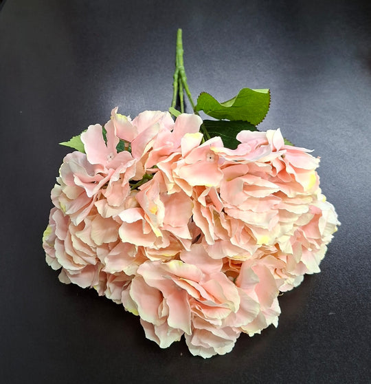 Buchet cu Hortensii roz pal – Flori Artificiale Elegante din Material Textil