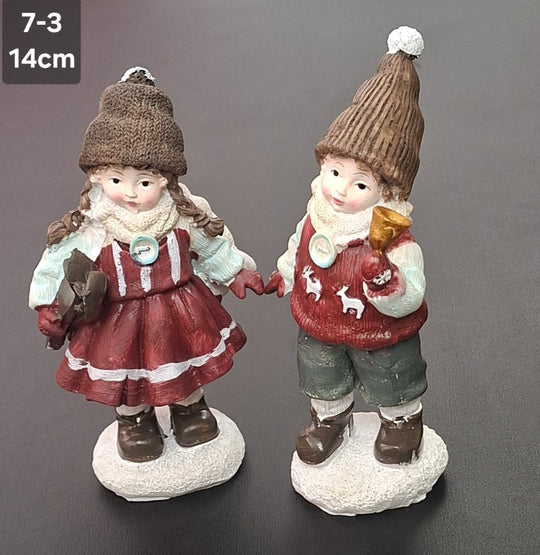 Set 2 Figurine Decorative de Crăciun din Ceramică – Fetiță și Băiețel cu Clopoțel, pe Suport - 14cm