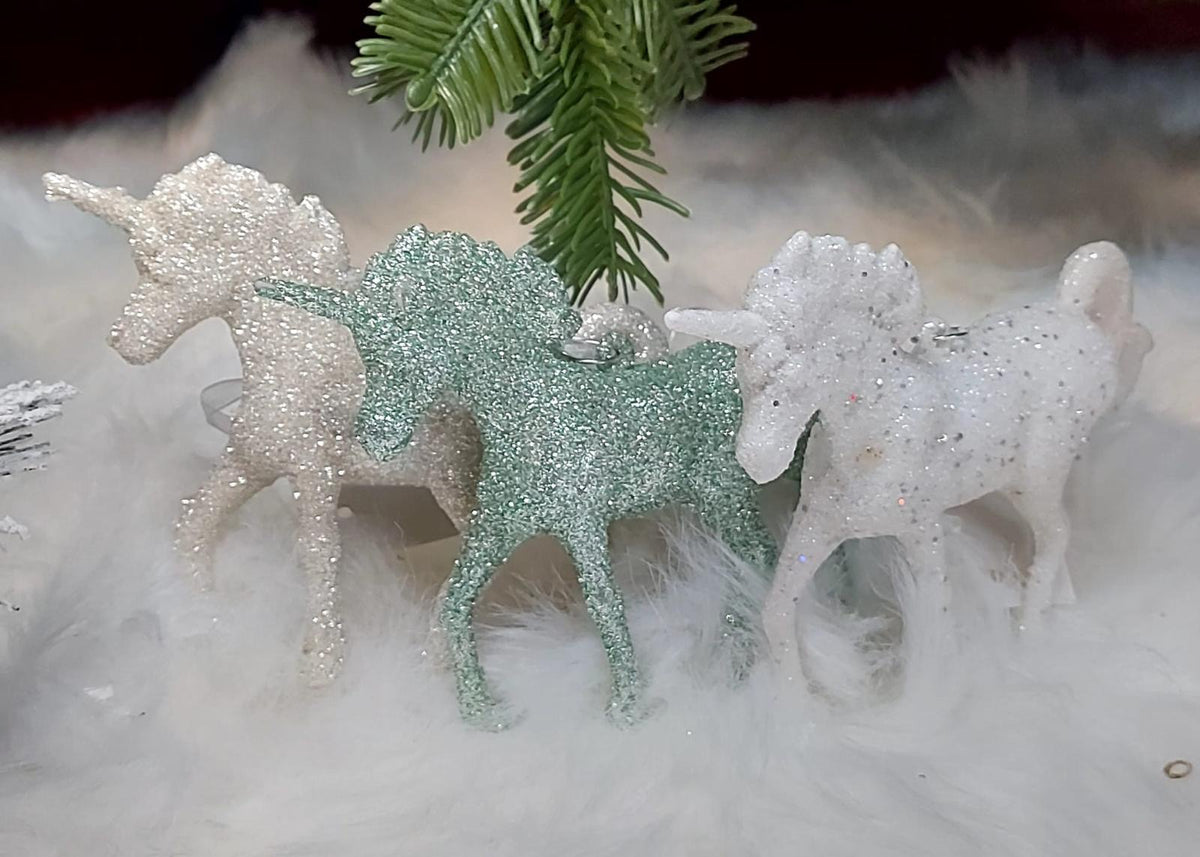 Set 12 ornamente de Crăciun în formă de unicorn, cu sclipici – Crem, Verde Mentă sau Alb Irizat - 15x10cm