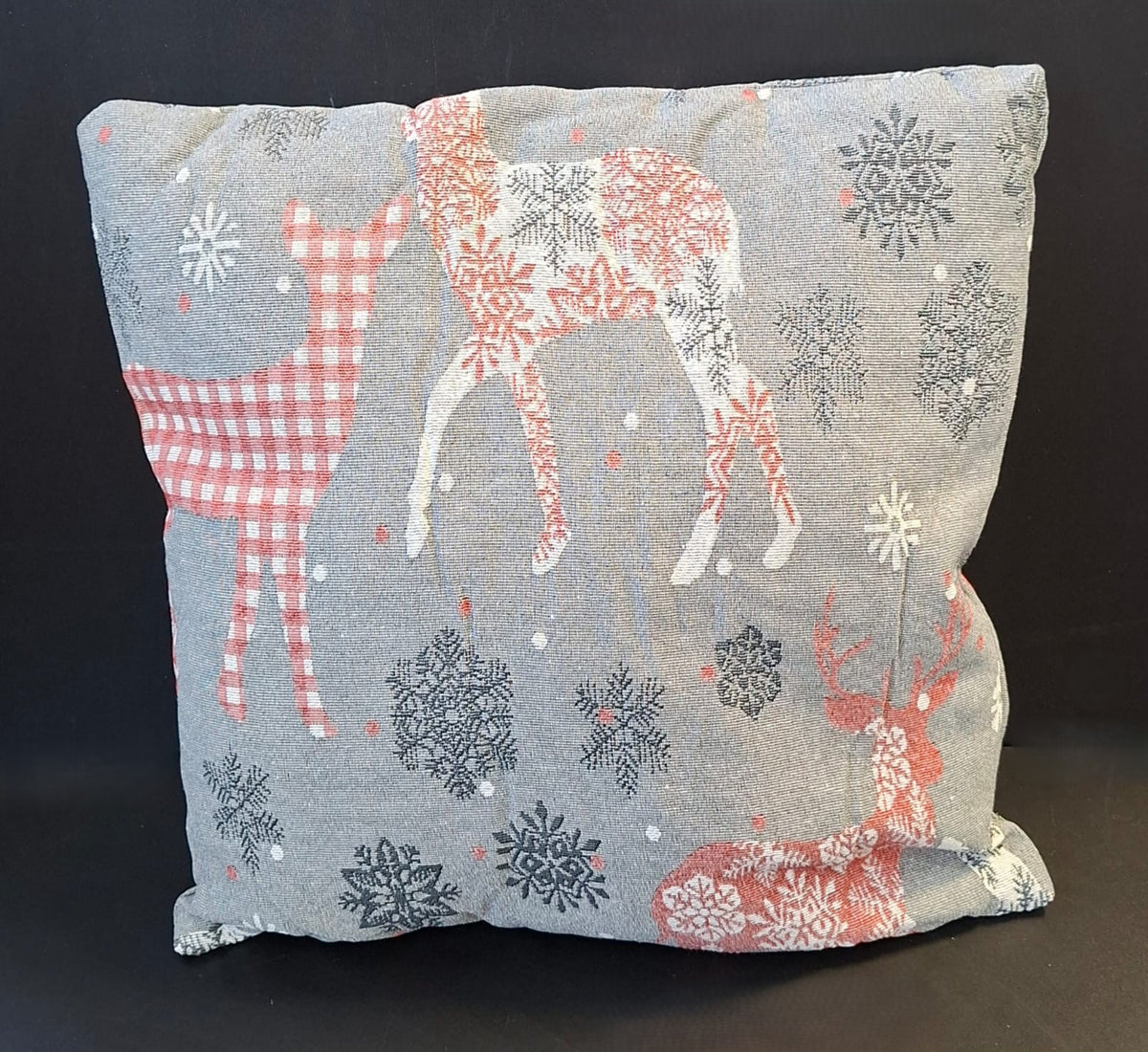 Pernă decorativă gri cu reni și fulgi de zăpadă - 45x45cm