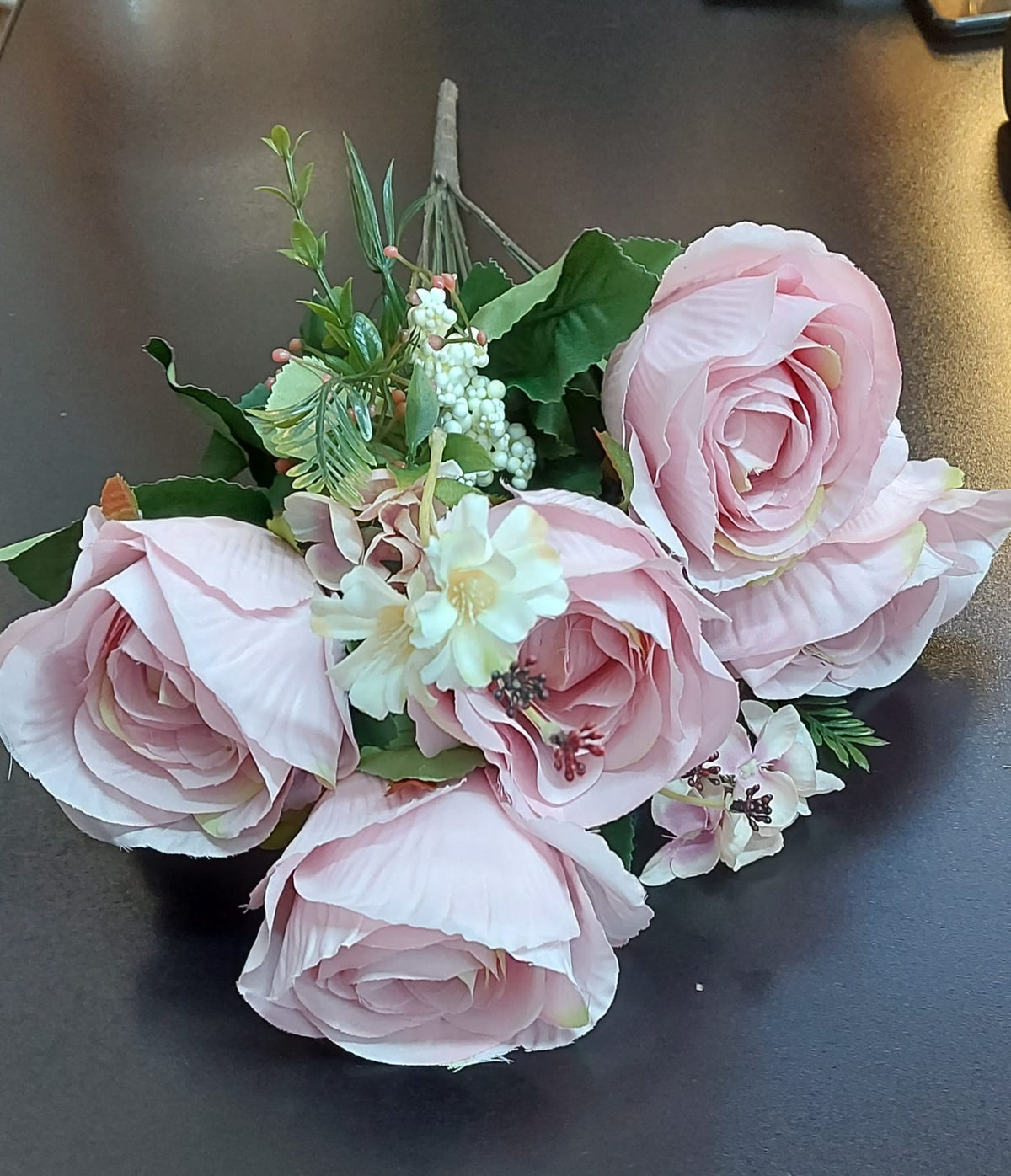 Buchet trandafiri roz pal artificiali – 49cm, tije sârmă, material textil