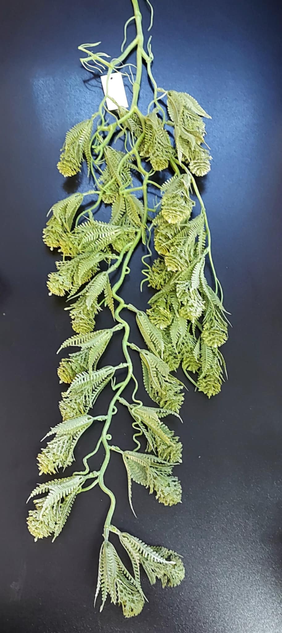 Floare Curgătoare Decorativă 100 cm – Model Exotic Tip Ferigă
