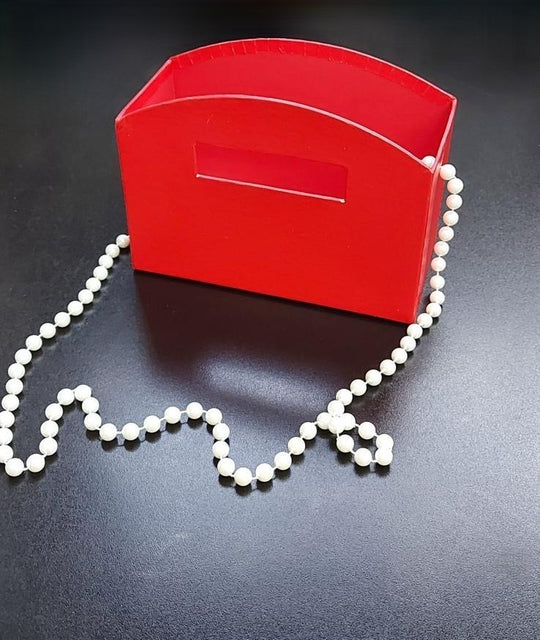 Cutie din carton roșie cu perle – 20×15cm
