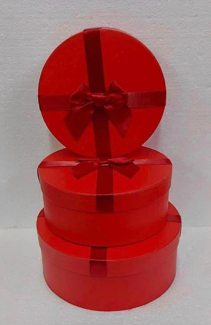 Cutii din carton roșii 3/set, rotunde, cu capac și fundă – pentru flori și cadouri elegante