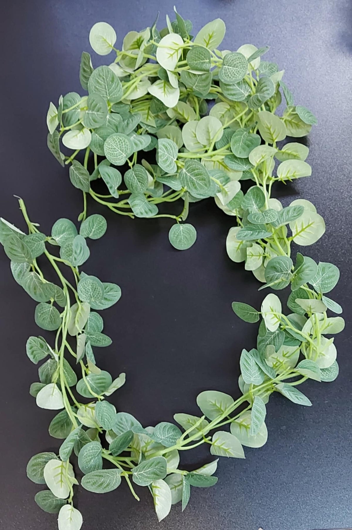 Ghirlandă decorativa cu frunze de eucalipt