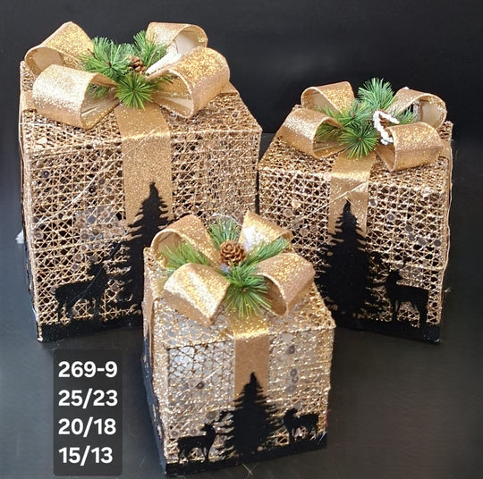 Cadou decorativ auriu cu brad și reni – 3/set