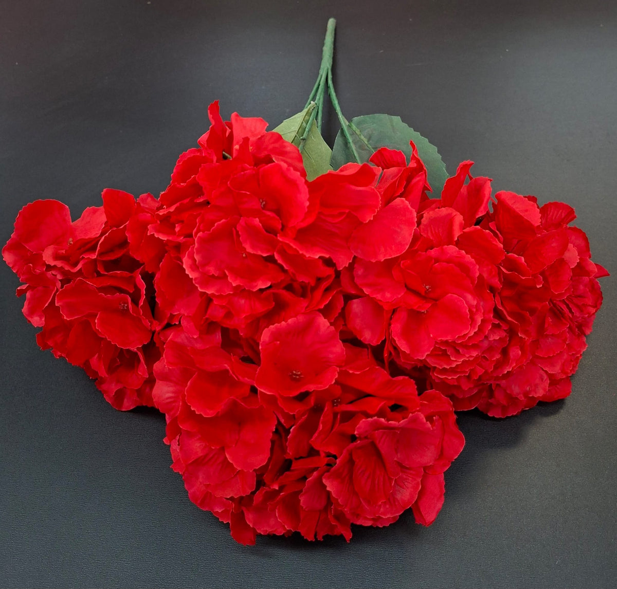 Buchet cu hortensii artificiale rosii, flori mari 52cm