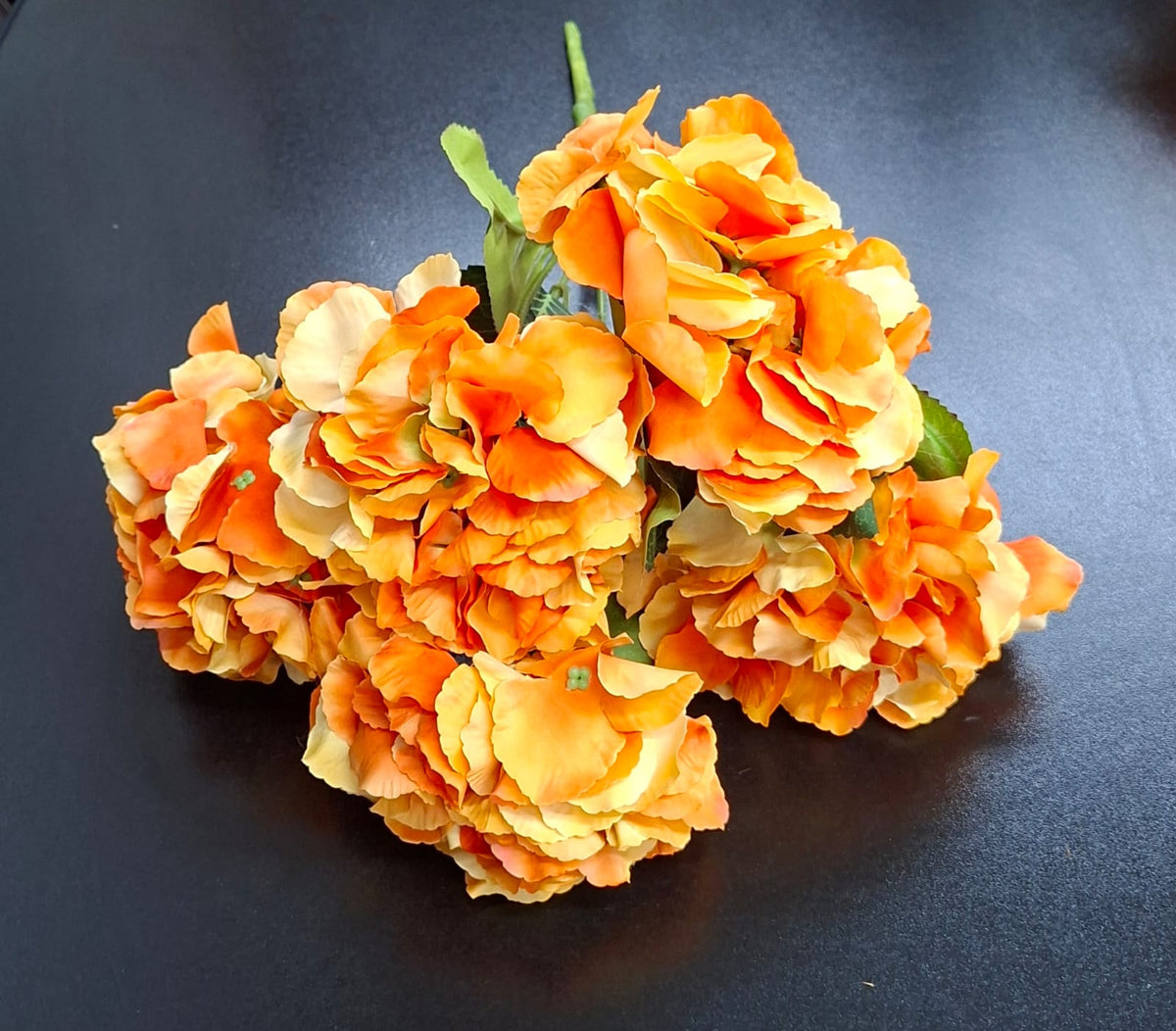 Buchet cu Hortensii portocaliu aprins – Flori Artificiale Elegante din Material Textil