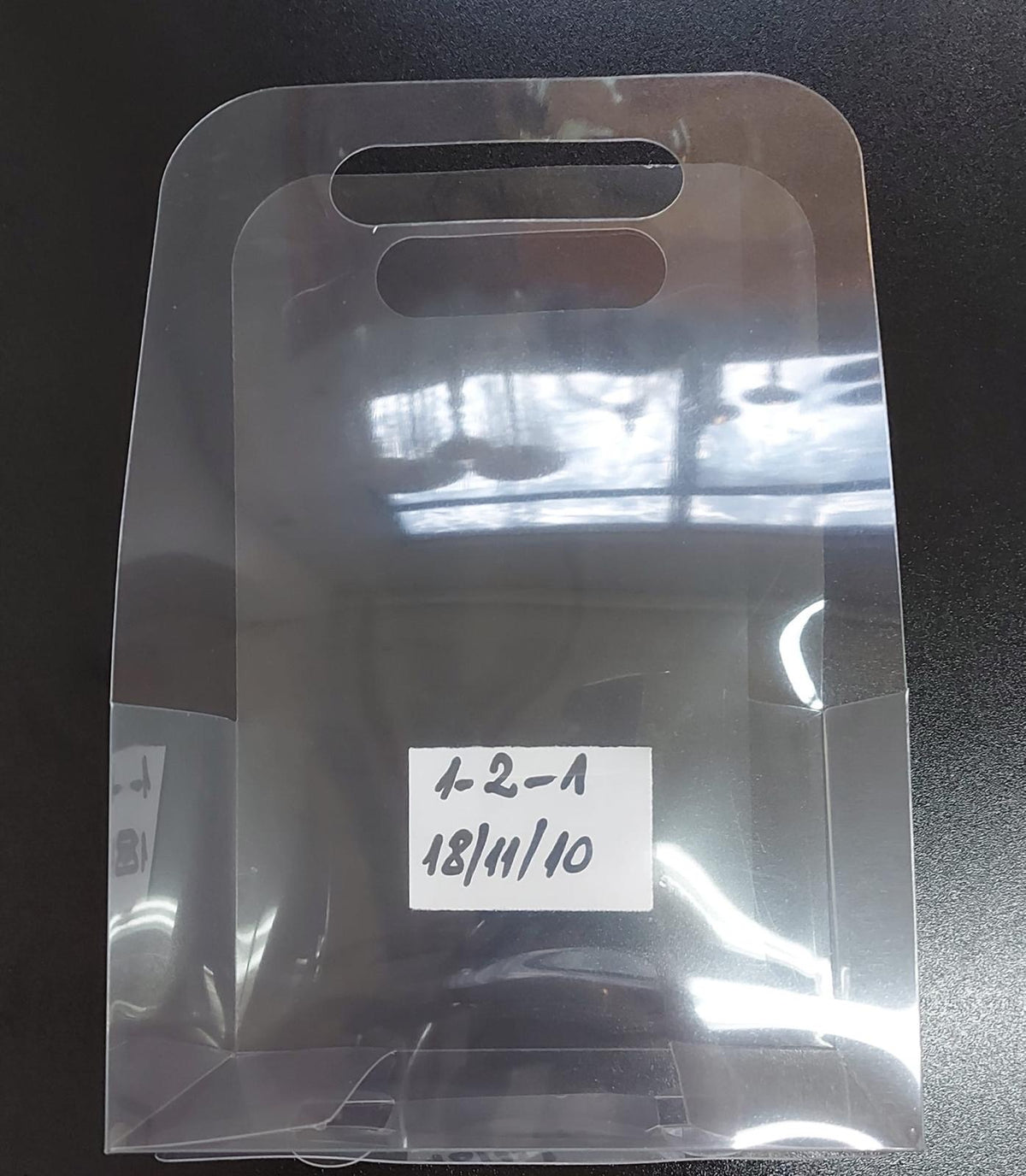 Poșetă Transparentă din Plastic cu Mâner Decupat – 10 buc/set, 18×11×10cm