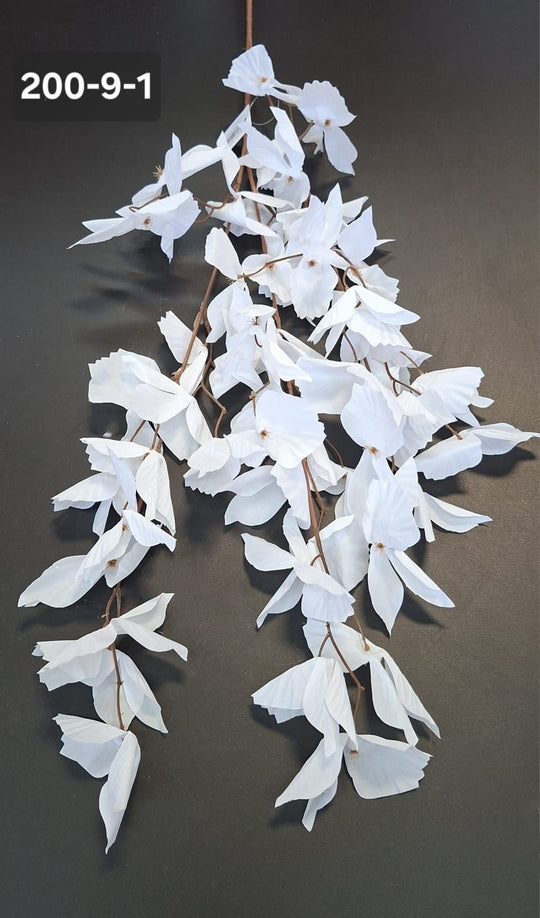 Ramură decorativă artificială albă - 102cm cu flori delicate