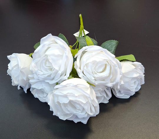 Buchet artificial cu trandafiri albi simpli – 43cm