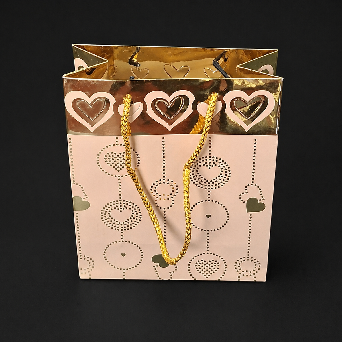 Set 12 pungi cadou auriu și model inimioare - 19x15cm