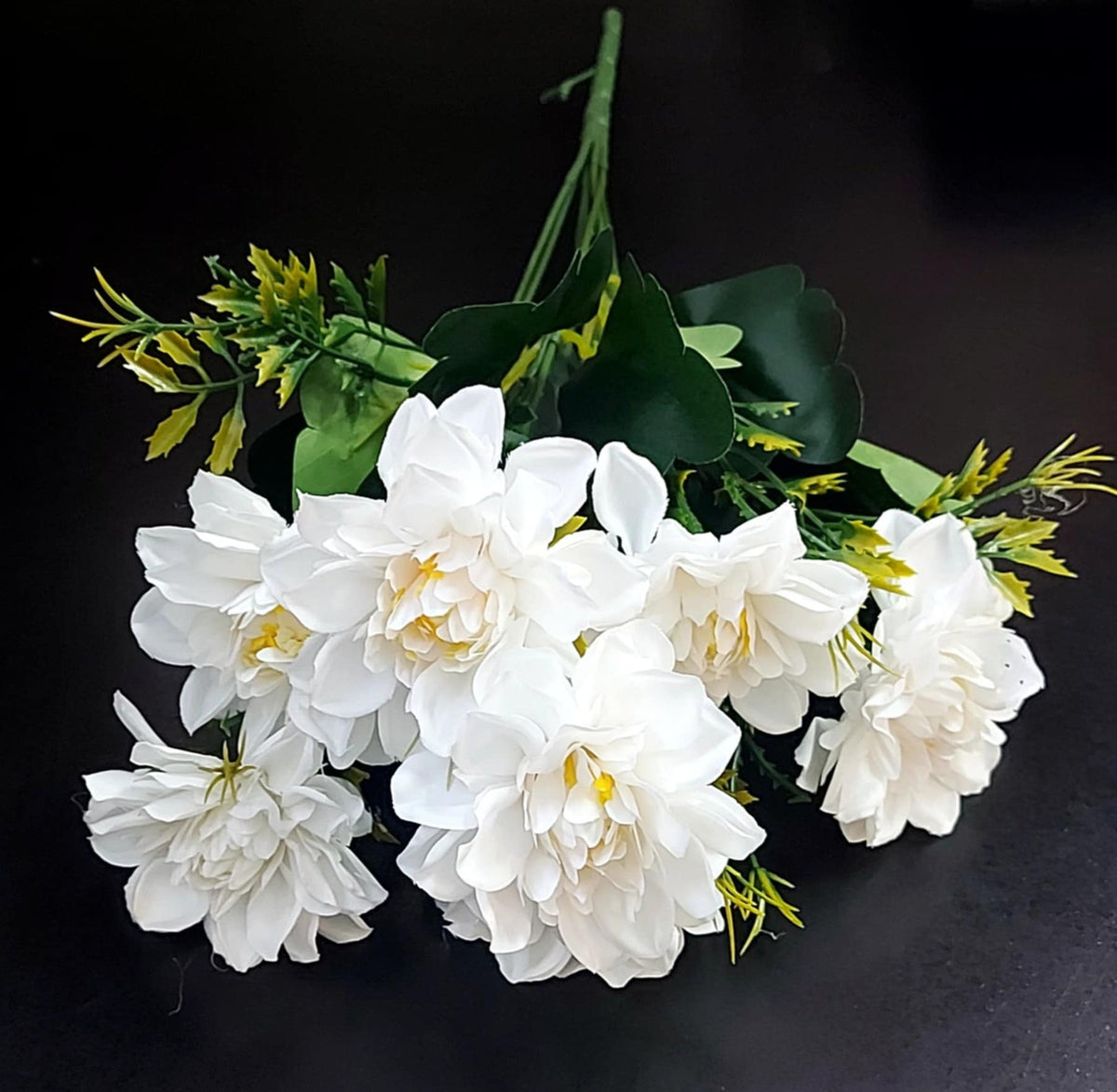 Buchet de dalii artificiale albe  – flori mici 33 cm