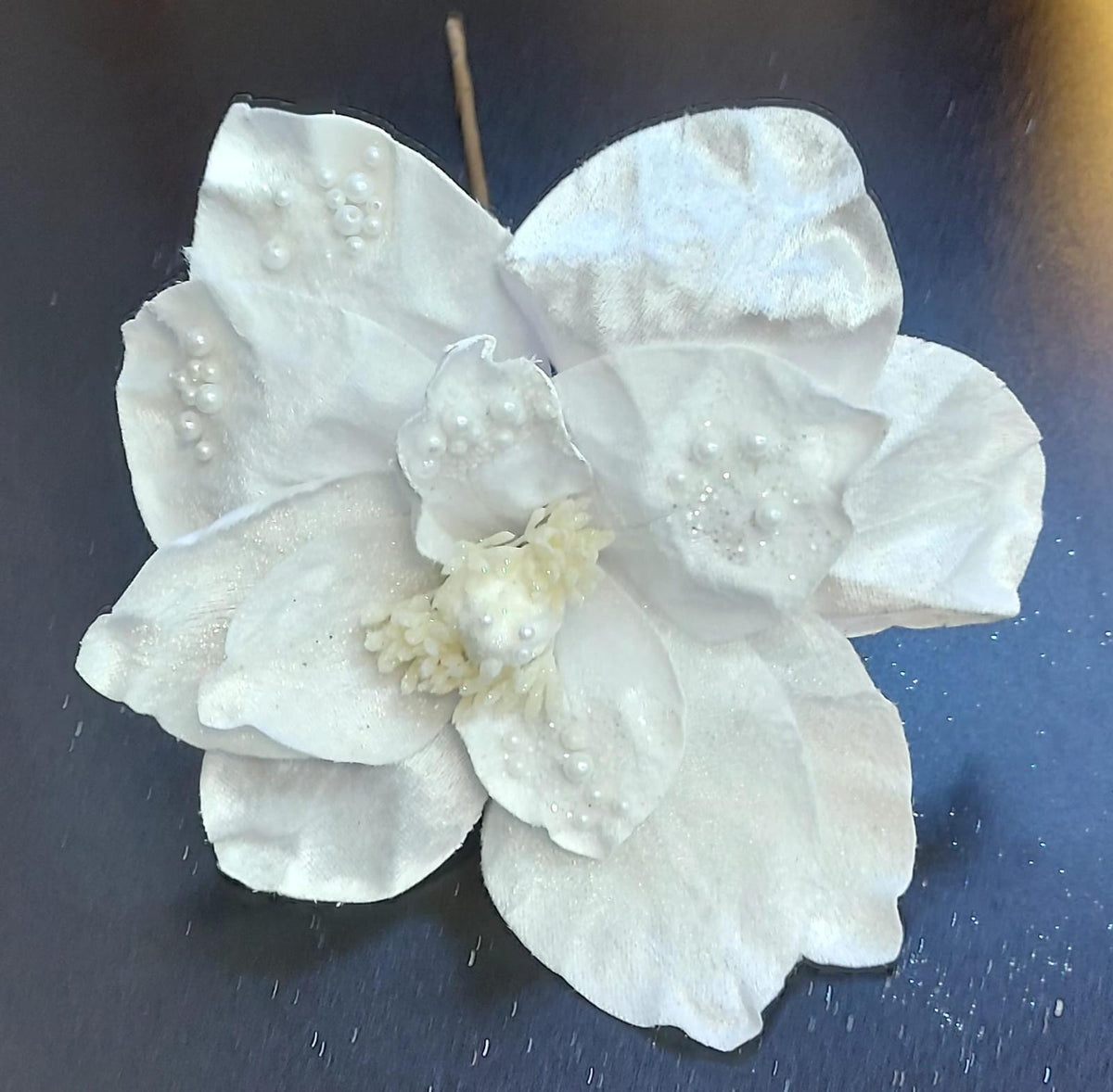 Flori Crăciun albe cu perle – flori decorative elegante 10/set