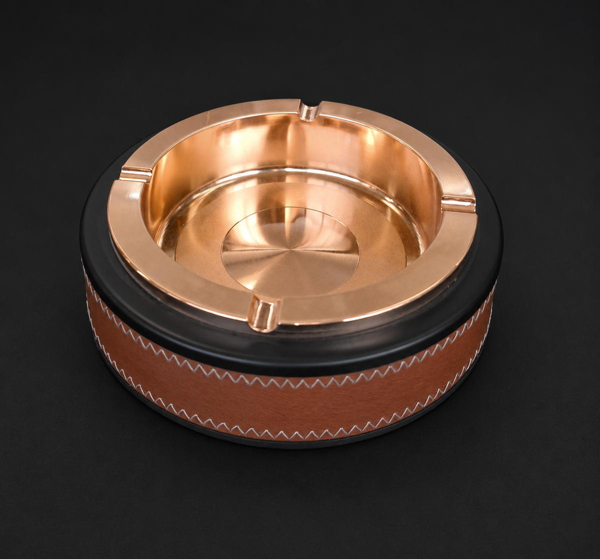 Scrumieră premium cu interior auriu-cupru și finisaj piele maro - 16×5cm