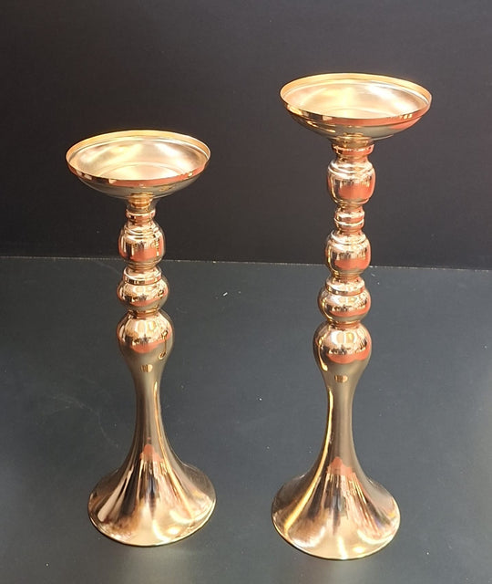 Suport auriu din metal – elegant și decorativ
