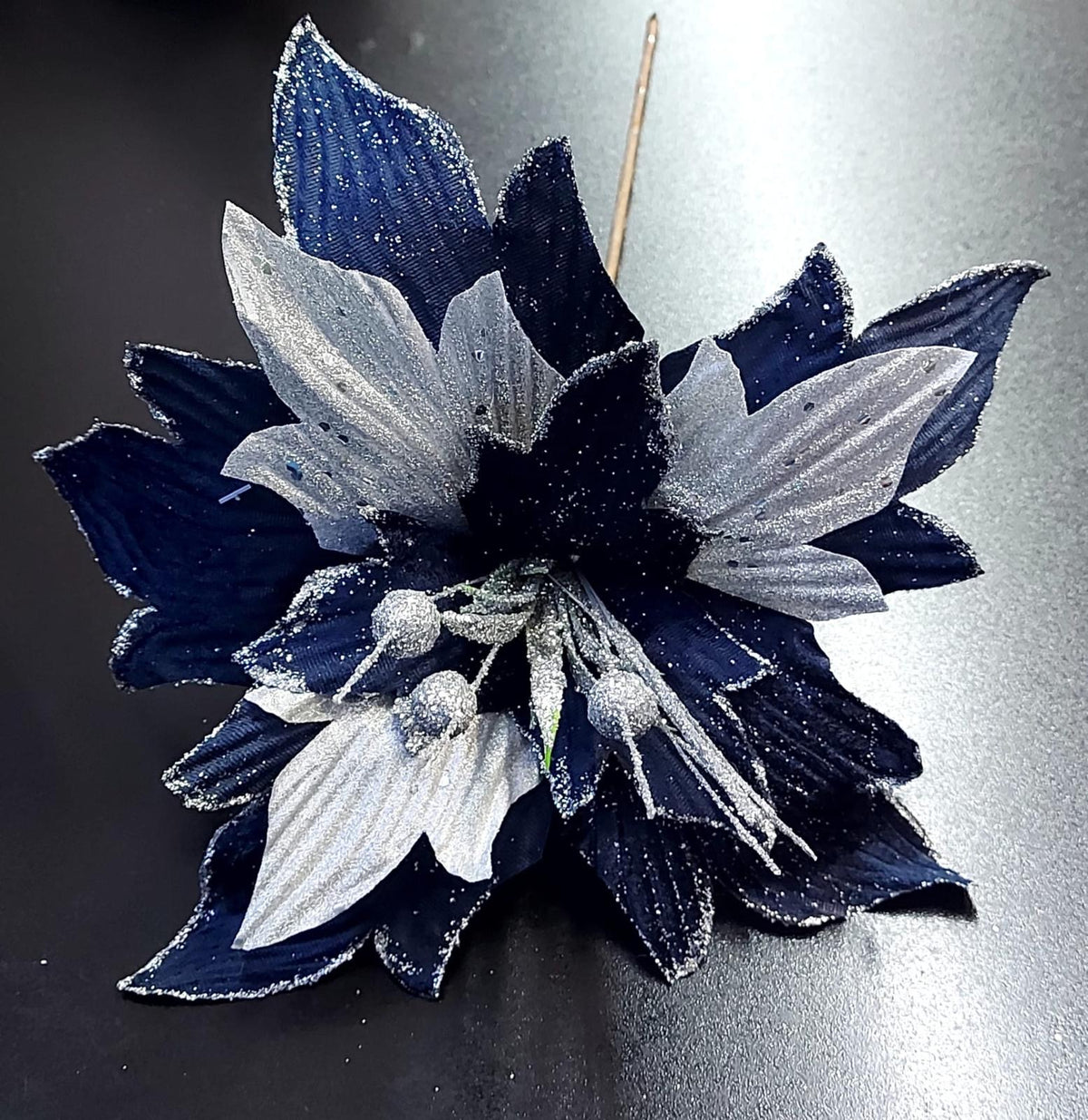 Flori Crăciun bleumarin și argintii cu sclipici 10/set