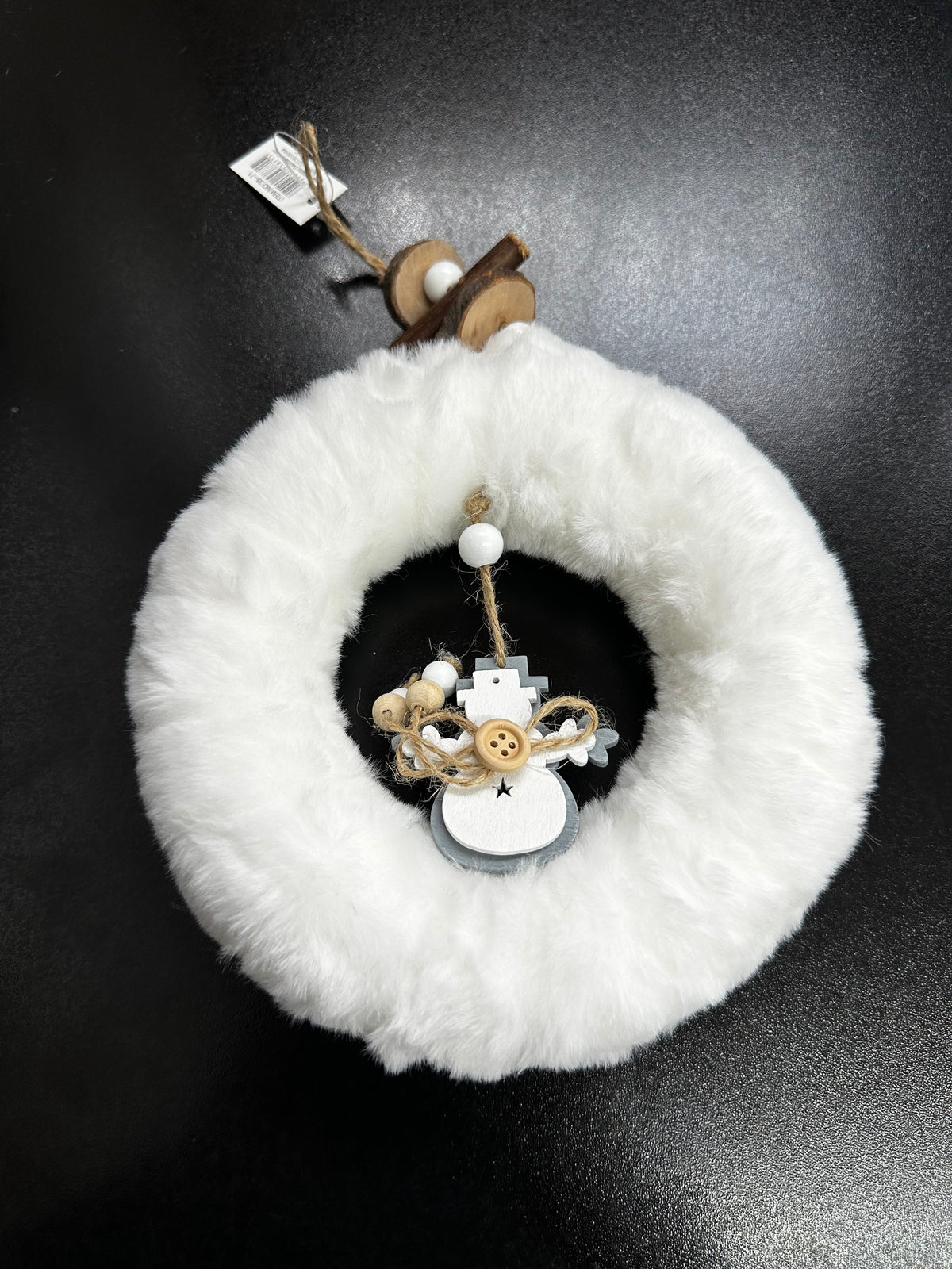 Ornament Coronița Crăciun pufoasă albă cu om de zăpadă și detalii naturale - 18cm