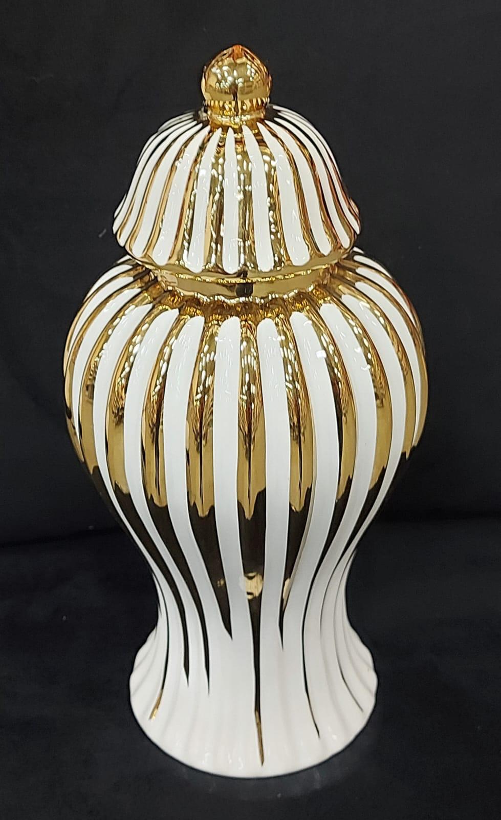 Vază decorativă din ceramică cu capac – Design elegant alb cu auriu 28cm (98-6)