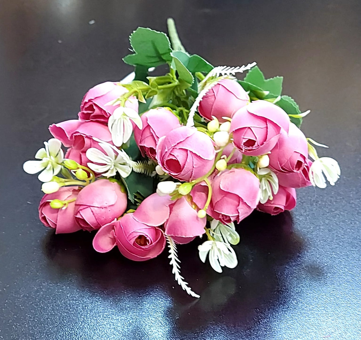 Buchet bujori artificiali roz – 30cm, detalii realiste și accente florale