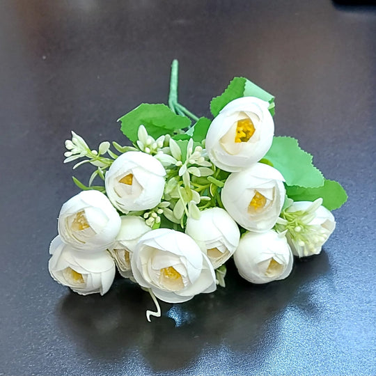 Buchet bujori artificiali albi – 30cm, detalii realiste și accente florale