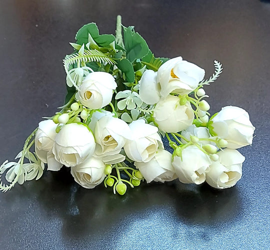 Buchet bujori artificiali albi – 30 cm, detalii realiste și accente florale