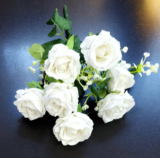 Buchet flori artificiale trandafiri albi – 34cm, aspect natural