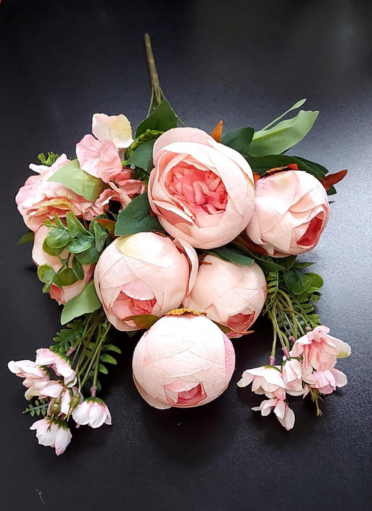 Buchet Elegant cu Bujori Roz Piersică – Flori Artificiale Premium