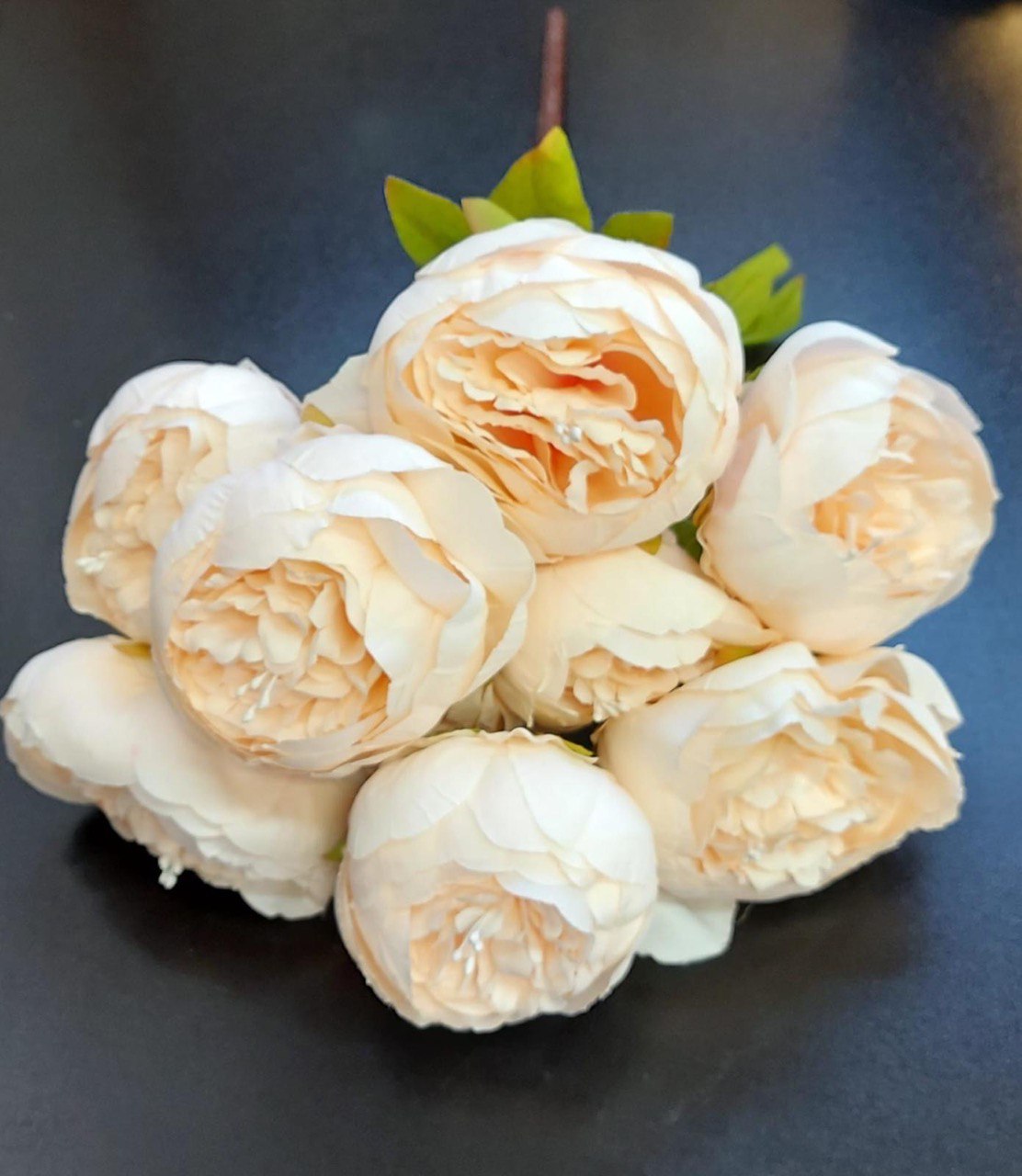 Buchet cu Bujori Crem – Flori Artificiale din Material Textil
