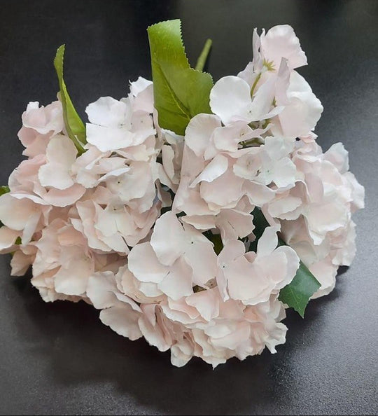 Buchet cu Hortensii Roz Pal – Flori Artificiale Elegante din Material Textil