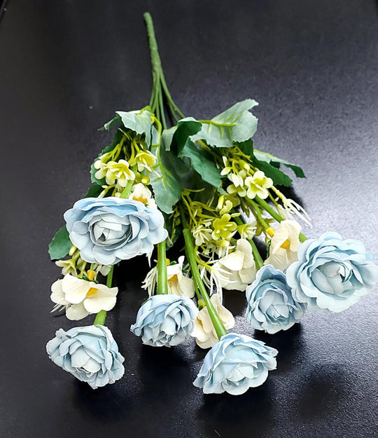 Buchet artificial cu trandafiri albastru deschis – 30 cm, flori micI