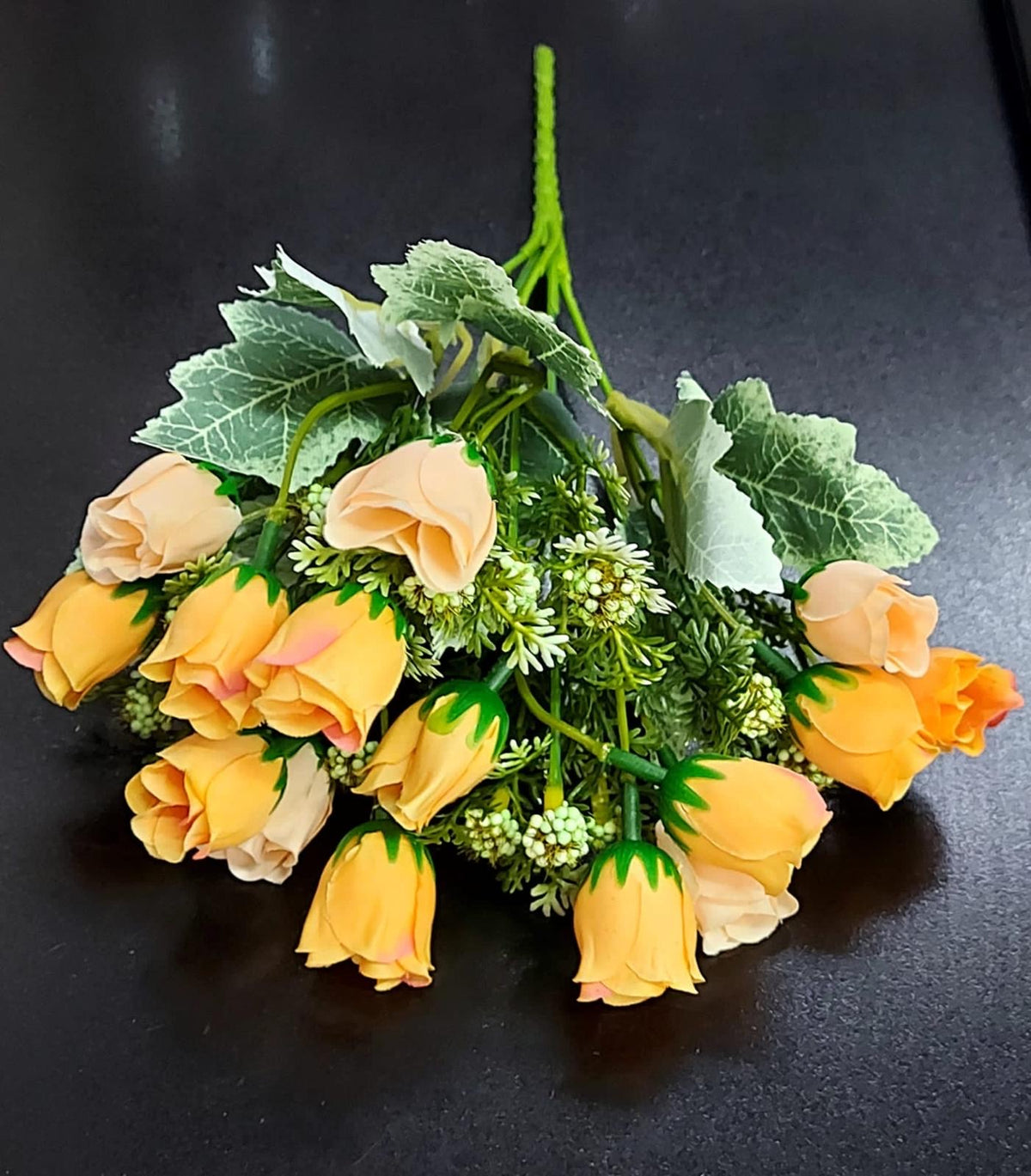 Buchet artificial cu trandafiri portocalii – 30 cm, flori mici