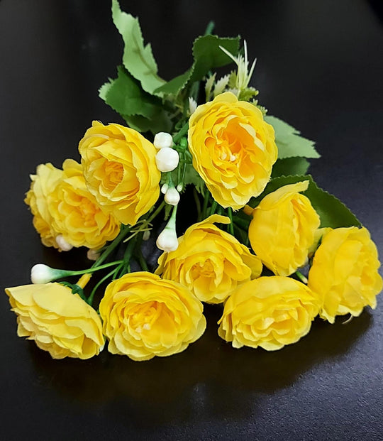 Buchet artificial cu trandafiri galbeni – 30 cm, flori mici